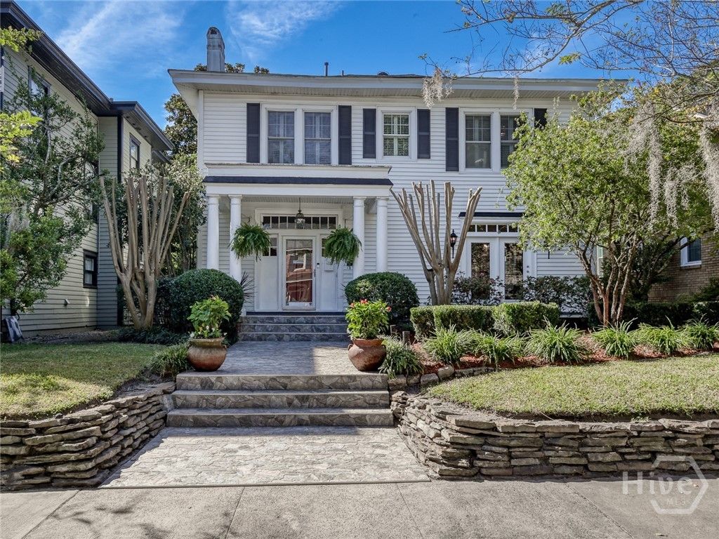 137 E 51st Street, Savannah, GA 31405