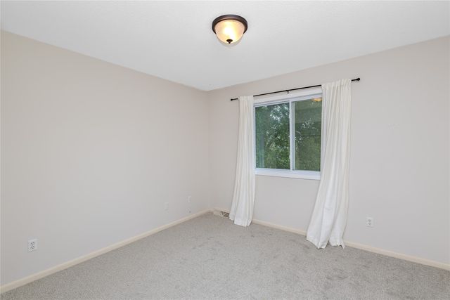 10066 NW 100th Place, Clive, IA 50325