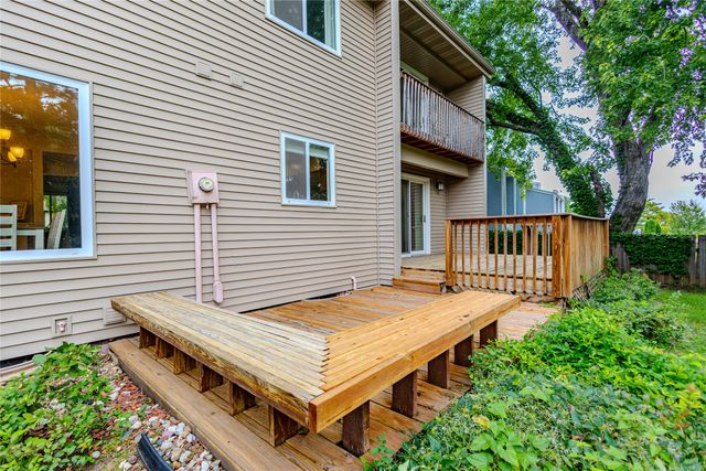 10066 NW 100th Place, Clive, IA 50325