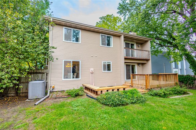 10066 NW 100th Place, Clive, IA 50325
