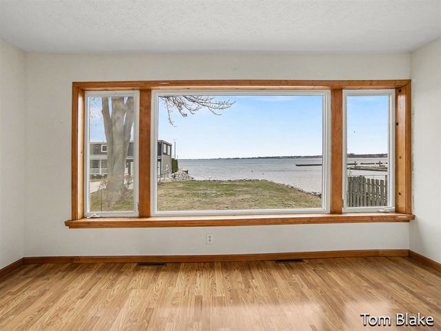 1834 Edgewater Street, Muskegon, MI 49441