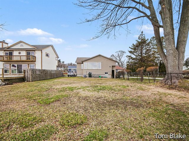 1834 Edgewater Street, Muskegon, MI 49441