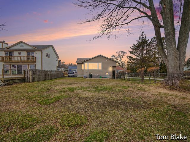 1834 Edgewater Street, Muskegon, MI 49441