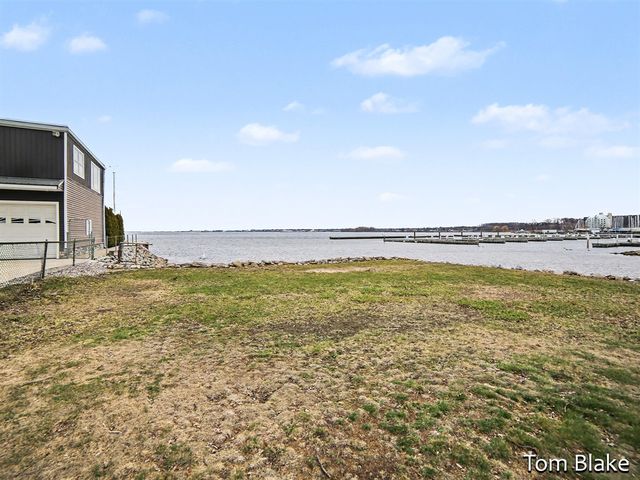 1834 Edgewater Street, Muskegon, MI 49441