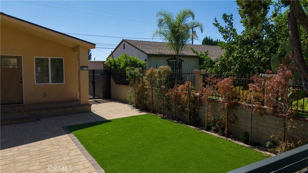 13712 Community, Panorama City, CA 91402 — photo 2