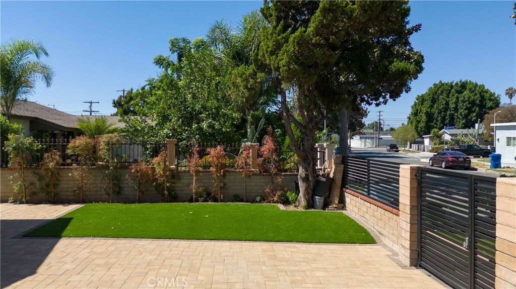 13712 Community, Panorama City, CA 91402 — photo 3