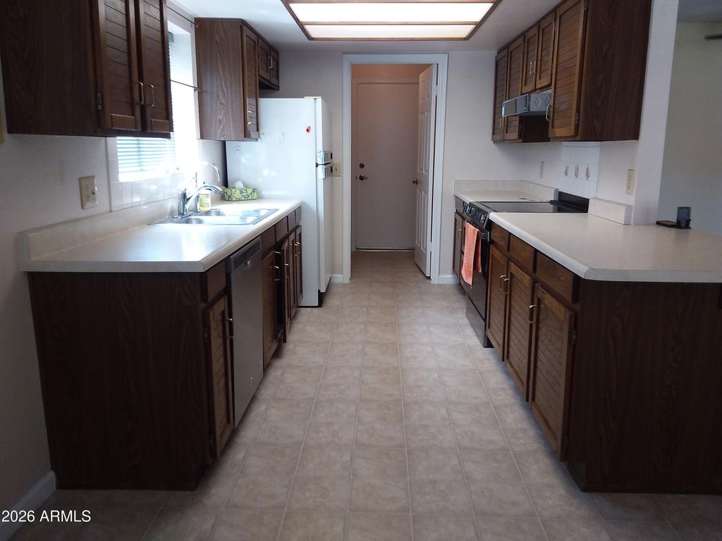 7413 W CORRINE Drive, Peoria, AZ 85381 — photo 4