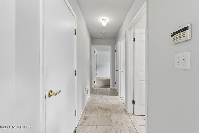 1 Launcelot Lane, Jamesburg, NJ 08831
