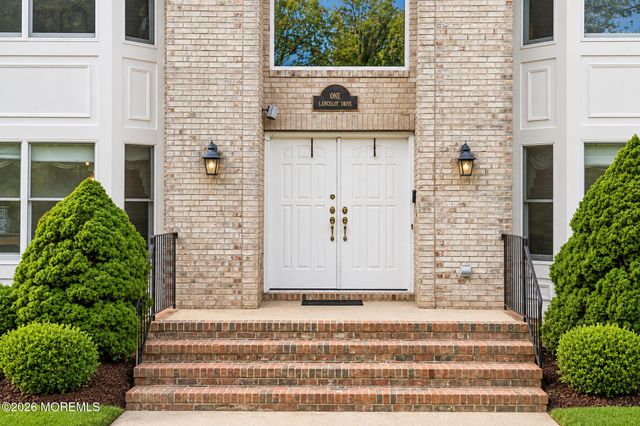 1 Launcelot Lane, Jamesburg, NJ 08831