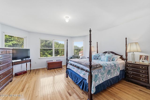 1 Launcelot Lane, Jamesburg, NJ 08831