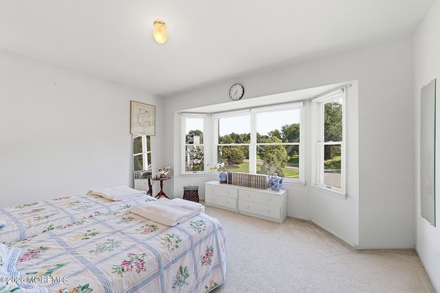 1 Launcelot Lane, Jamesburg, NJ 08831