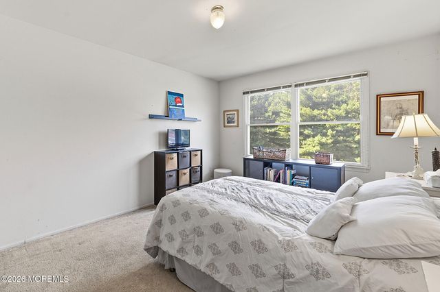 1 Launcelot Lane, Jamesburg, NJ 08831
