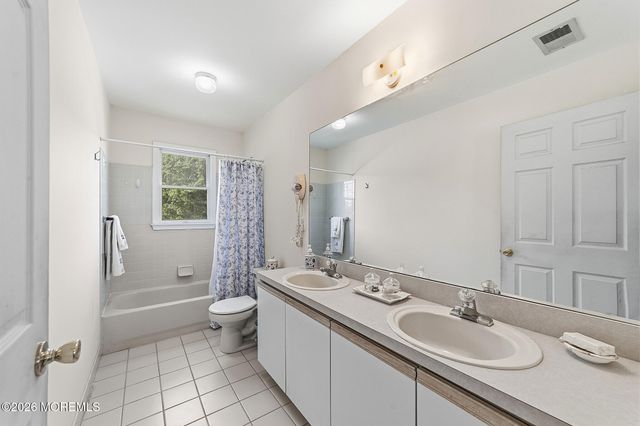 1 Launcelot Lane, Jamesburg, NJ 08831