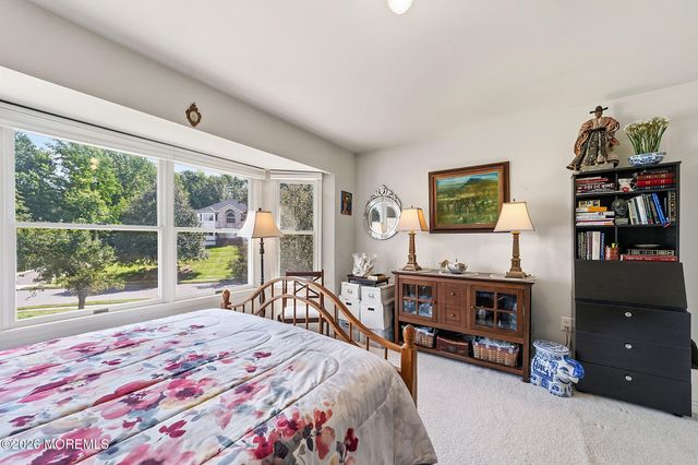 1 Launcelot Lane, Jamesburg, NJ 08831