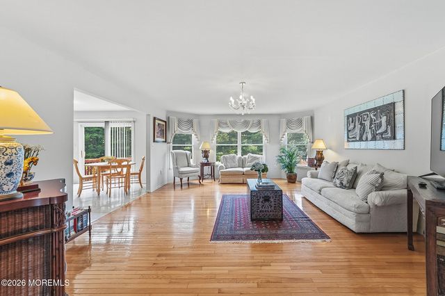 1 Launcelot Lane, Jamesburg, NJ 08831