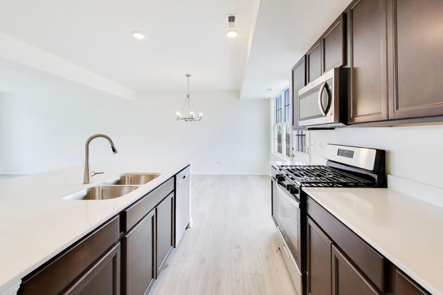 1001 Celebration Drive, Aurora, IL 60504