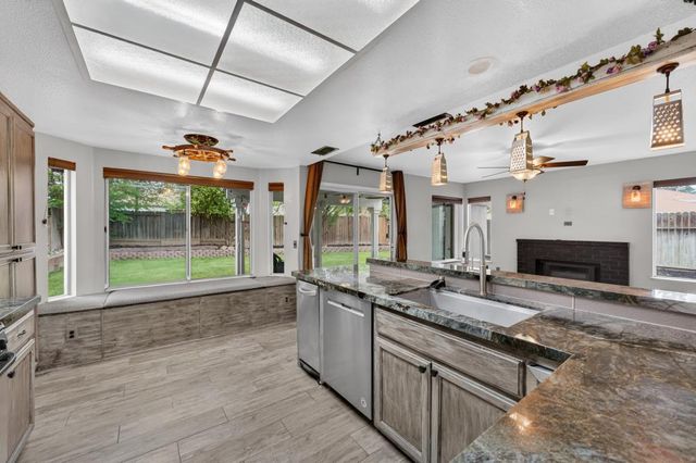 4949 Winter Oak Way, Antelope, CA 95843