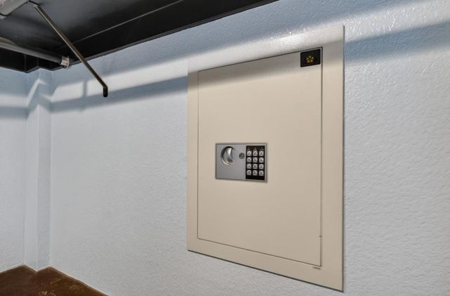 4949 Winter Oak Way, Antelope, CA 95843