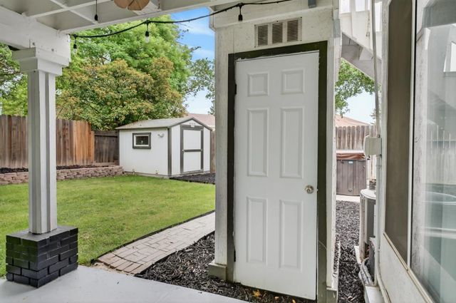 4949 Winter Oak Way, Antelope, CA 95843