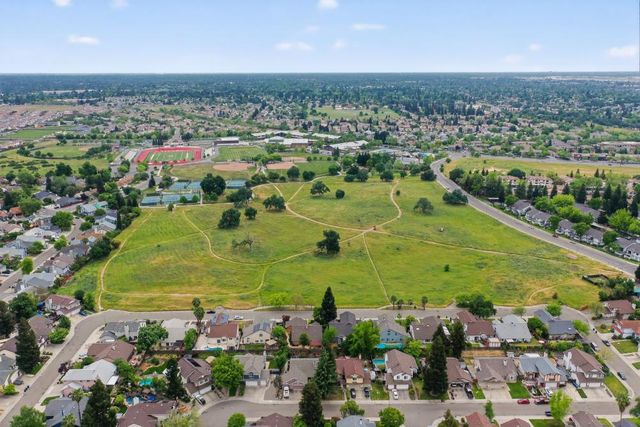 4949 Winter Oak Way, Antelope, CA 95843