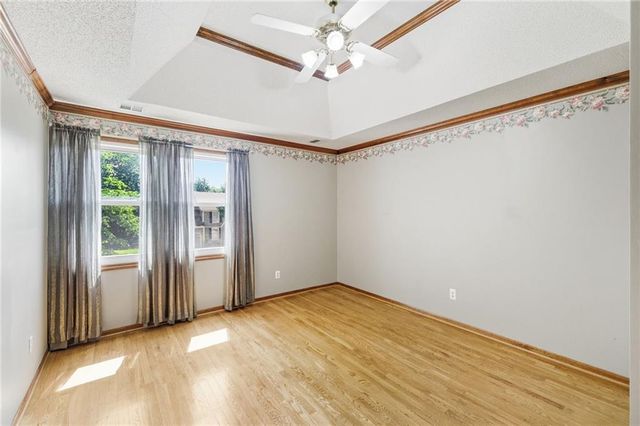 9224 Swarner Drive, Lenexa, KS 66219
