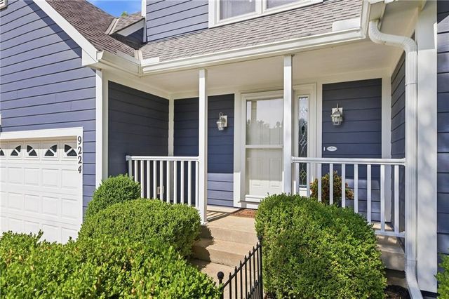 9224 Swarner Drive, Lenexa, KS 66219