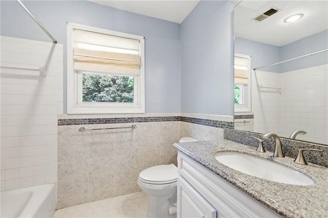 9224 Swarner Drive, Lenexa, KS 66219