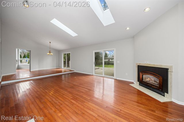 2110 Callie Drive, Commerce Charter Township, MI 48390