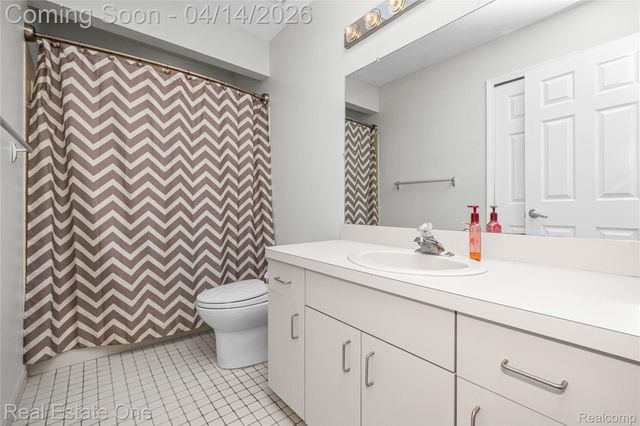 2110 Callie Drive, Commerce Charter Township, MI 48390