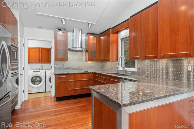 2110 Callie Drive, Commerce Charter Township, MI 48390