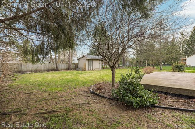 2110 Callie Drive, Commerce Charter Township, MI 48390