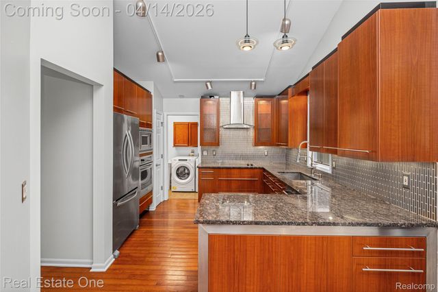 2110 Callie Drive, Commerce Charter Township, MI 48390