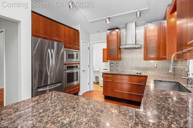 2110 Callie Drive, Commerce Charter Township, MI 48390