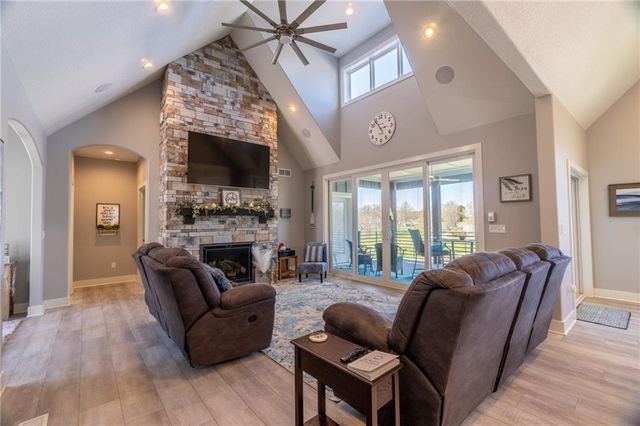 114 Goose Court, Altamont, MO 64620