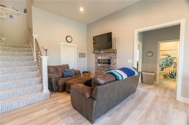 114 Goose Court, Altamont, MO 64620