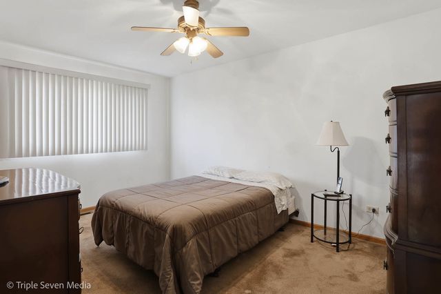 8640 Narragansett Avenue, Burbank, IL 60459