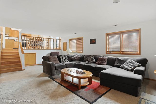 8640 Narragansett Avenue, Burbank, IL 60459