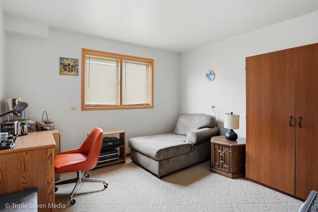 8640 Narragansett Avenue, Burbank, IL 60459