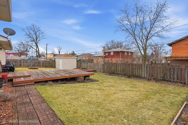 8640 Narragansett Avenue, Burbank, IL 60459