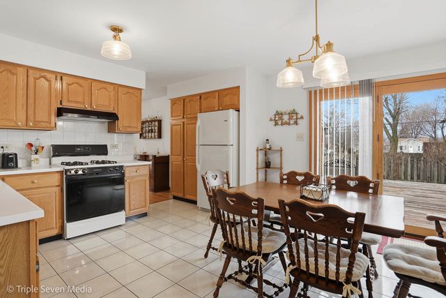 8640 Narragansett Avenue, Burbank, IL 60459