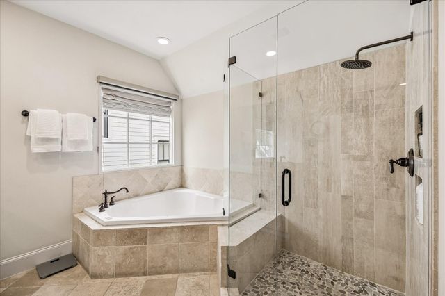 104 Moss Street, Houston, TX 77009