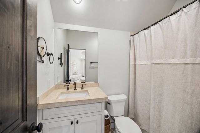 104 Moss Street, Houston, TX 77009