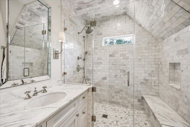 104 Moss Street, Houston, TX 77009