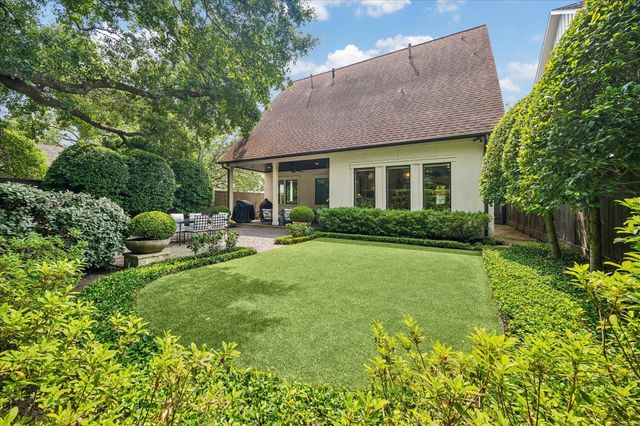 104 Moss Street, Houston, TX 77009