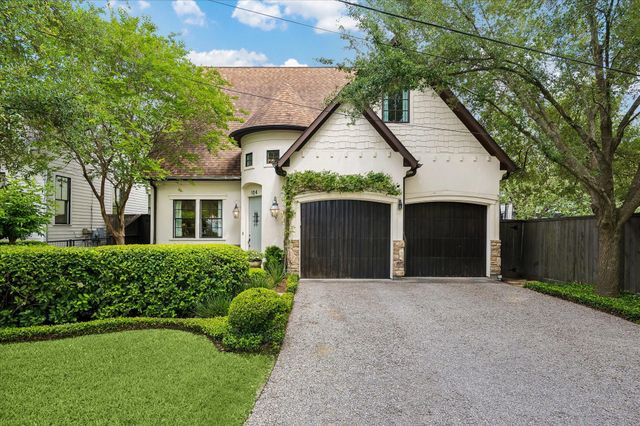 104 Moss Street, Houston, TX 77009