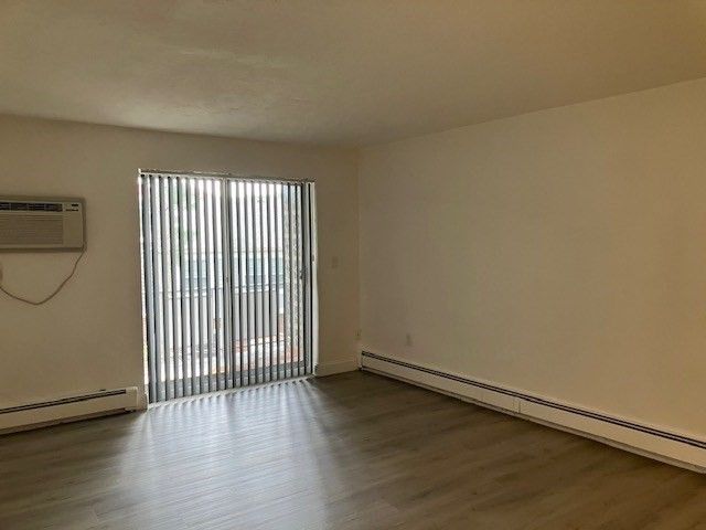 1000 Lexington St 44, Waltham, MA 02452