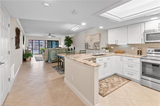 4001 SE 19th PL # 2, Cape Coral, FL 33904