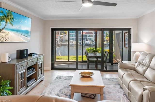 4001 SE 19th PL # 2, Cape Coral, FL 33904