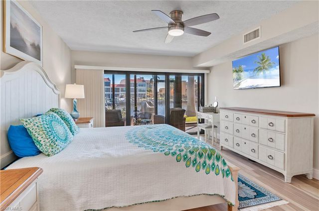 4001 SE 19th PL # 2, Cape Coral, FL 33904