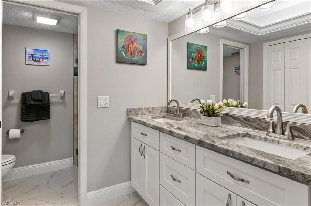 Image 12 of property listing at 4001 19th PL 2, Cape Coral, FL 33904